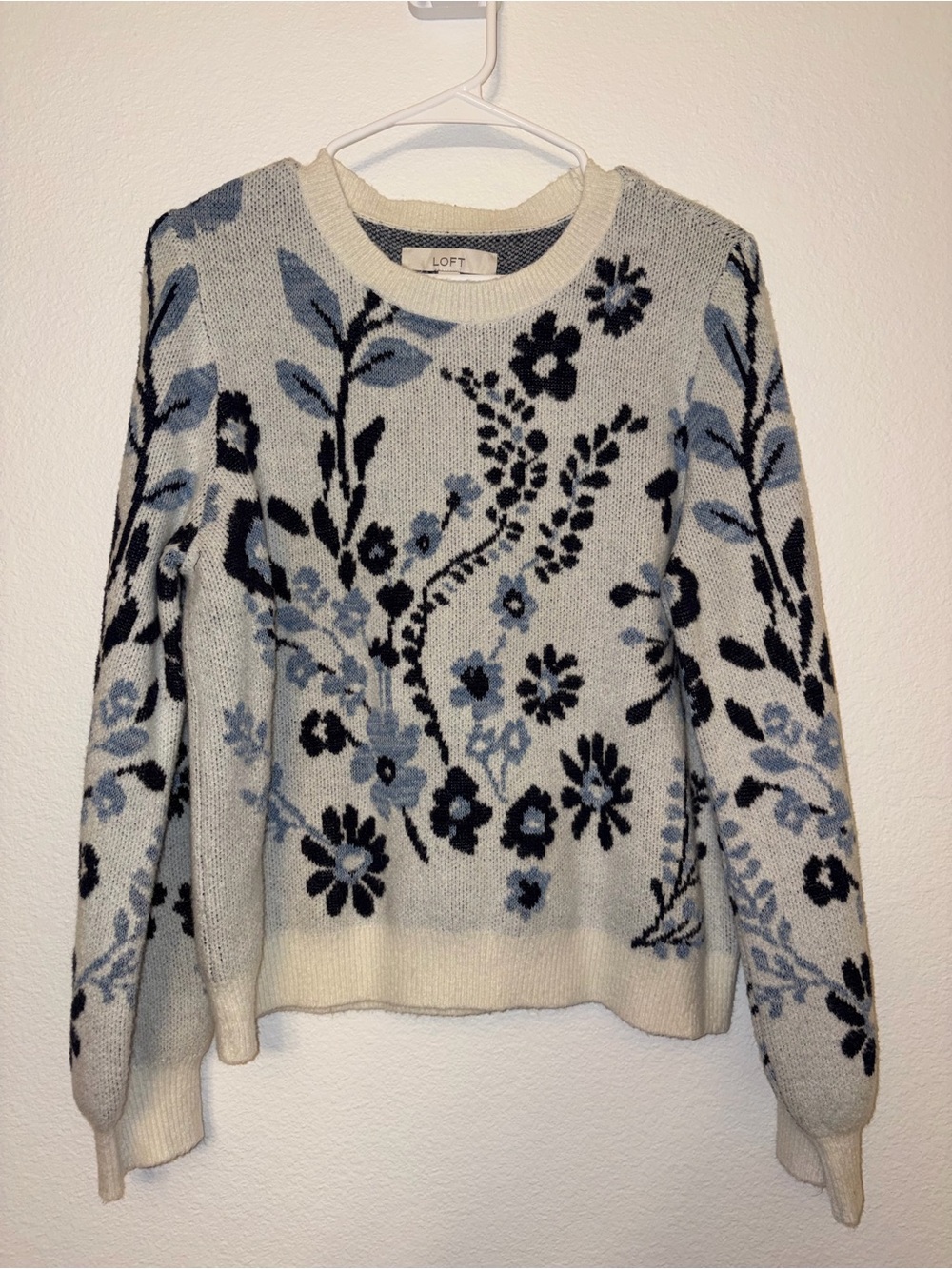 LOFT Womens Large Floral Knit Sweater Cream Blue Long Sleeve Crewneck Pullover